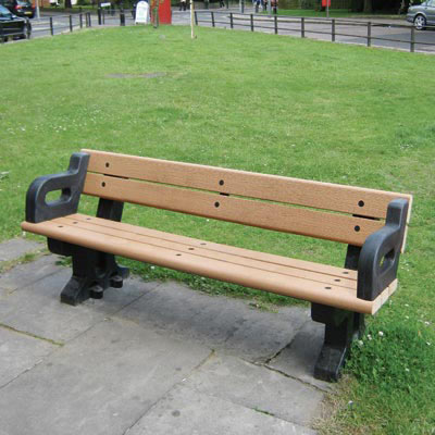 Phoenix seat with armrests with Timberpol slats
