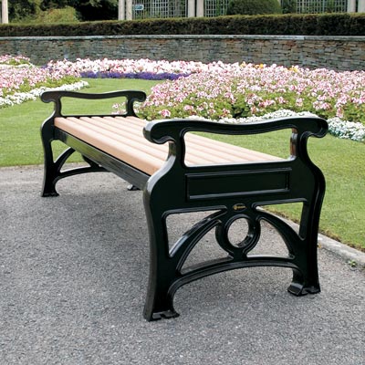 Stanford bench is ideal for town and city centres, heritage sites, parks and tourist attractions