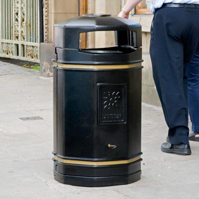 Stanford litter bin in Black with Banding